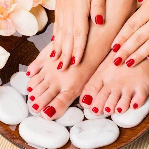 LUCKY NAILS - Manicure & Pedicure Combo