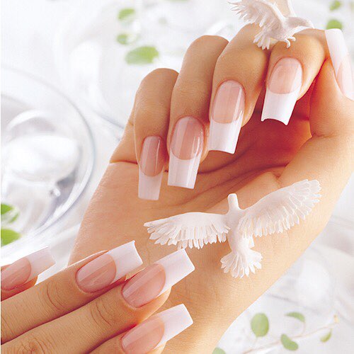 LUCKY NAILS - Manicures